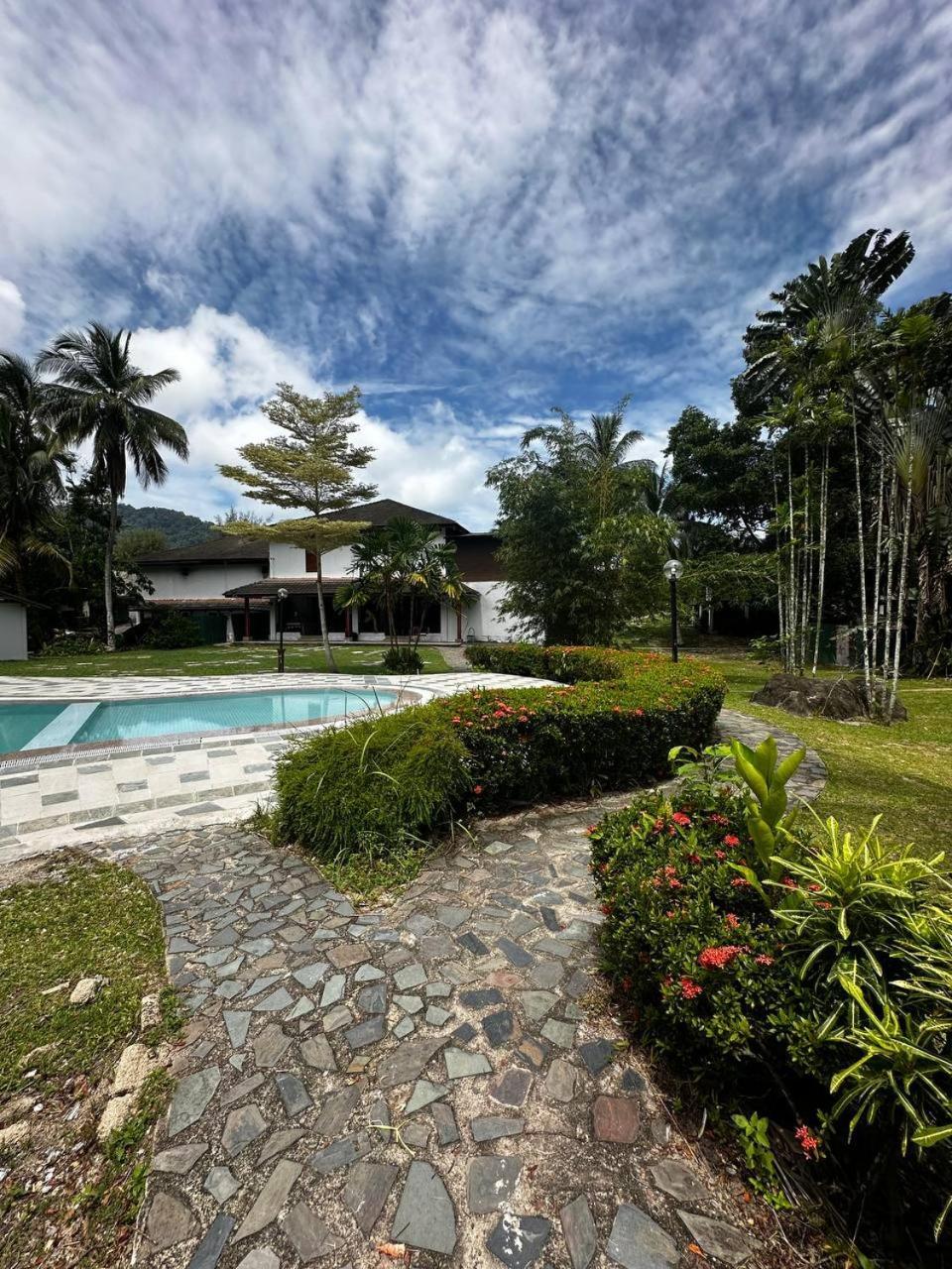 Pir - Resort Perhentian Island Kampong Pasir Hantu Exterior photo